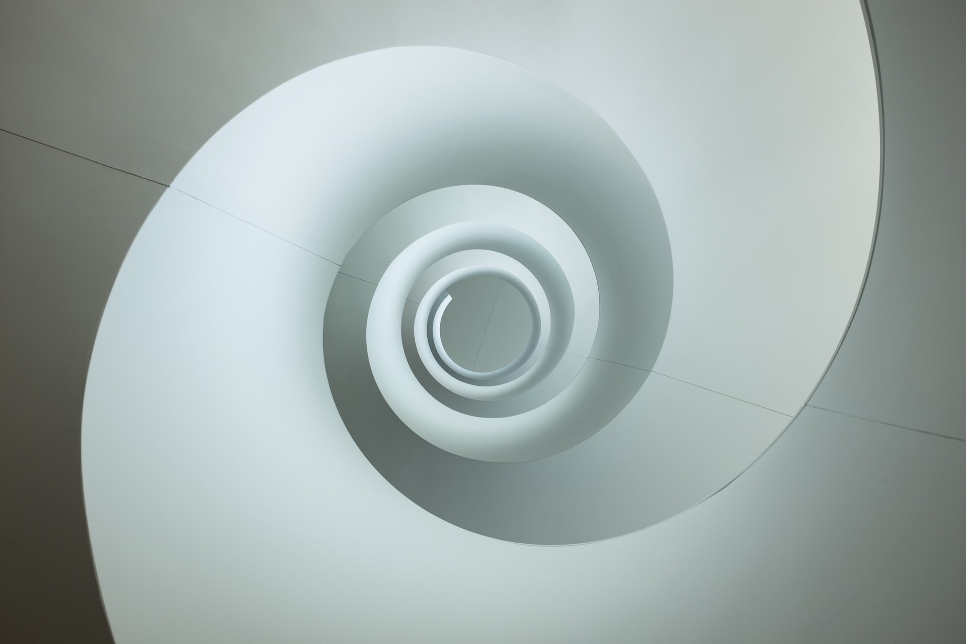 Deep spiral staircase